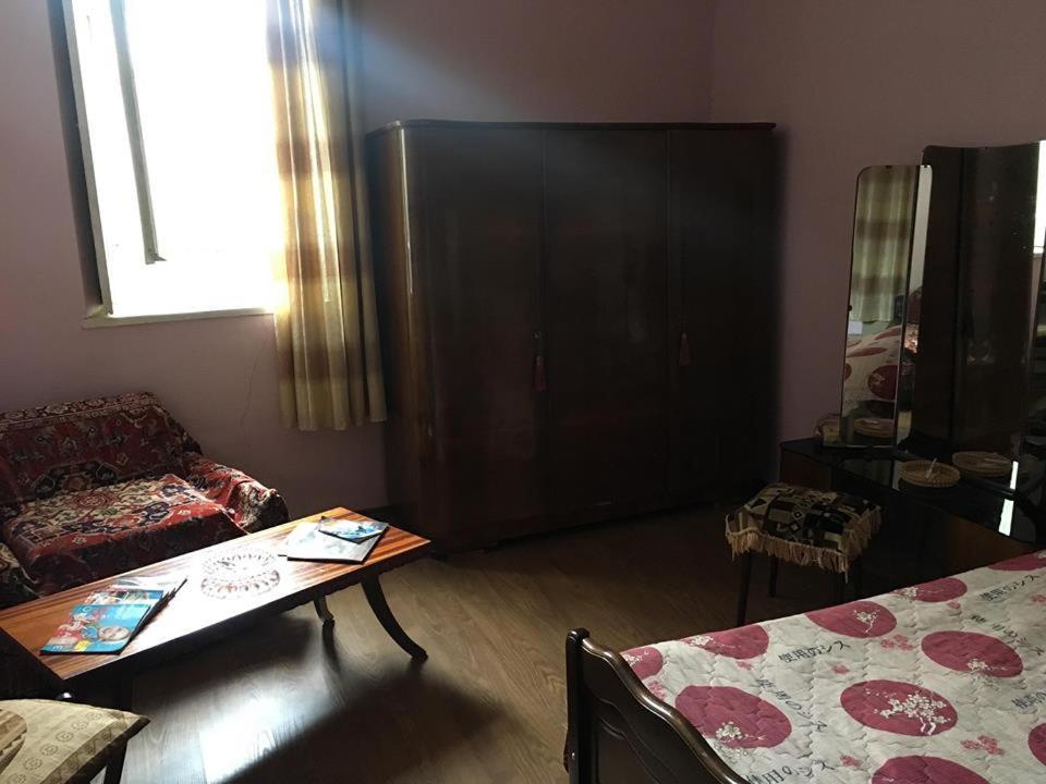House "Machabeli-18" Apartman Tbiliszi Kültér fotó